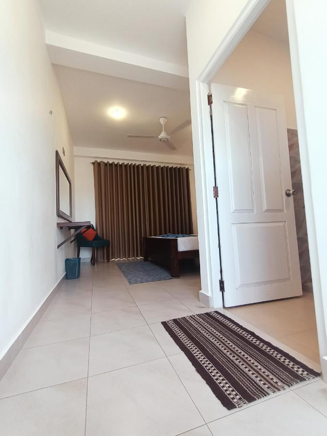 The Bamboo Tree Transit Hotel คาตุนายากา ภายนอก รูปภาพ