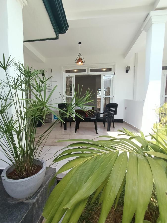 The Bamboo Tree Transit Hotel คาตุนายากา ภายนอก รูปภาพ