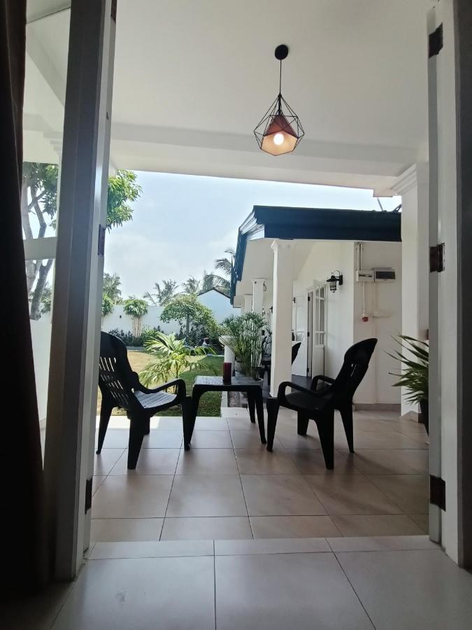 The Bamboo Tree Transit Hotel คาตุนายากา ภายนอก รูปภาพ