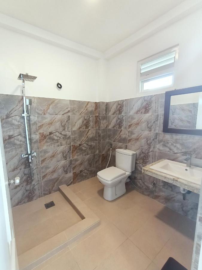 The Bamboo Tree Transit Hotel คาตุนายากา ภายนอก รูปภาพ