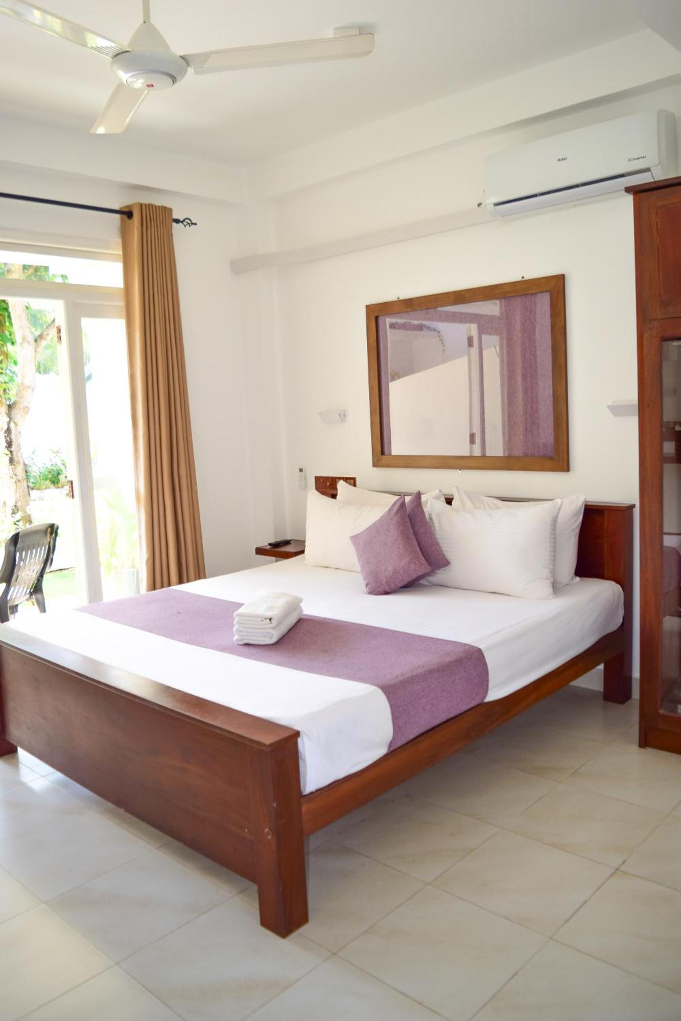 The Bamboo Tree Transit Hotel คาตุนายากา ภายนอก รูปภาพ