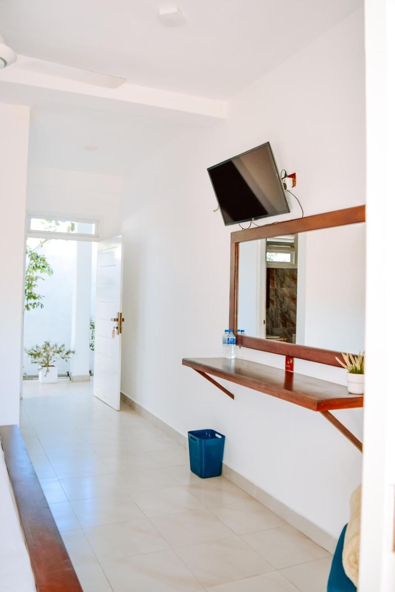 The Bamboo Tree Transit Hotel คาตุนายากา ภายนอก รูปภาพ