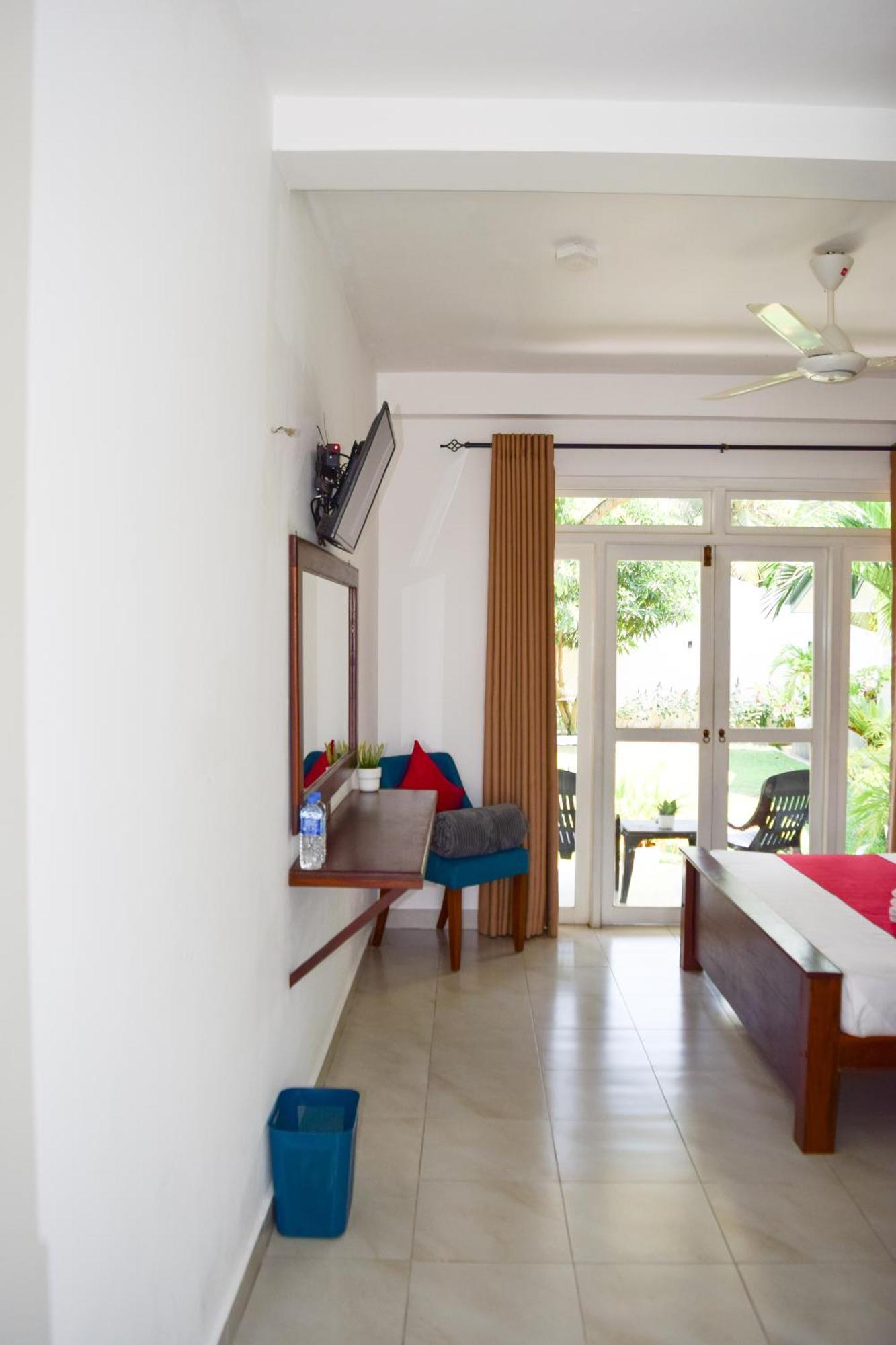 The Bamboo Tree Transit Hotel คาตุนายากา ภายนอก รูปภาพ
