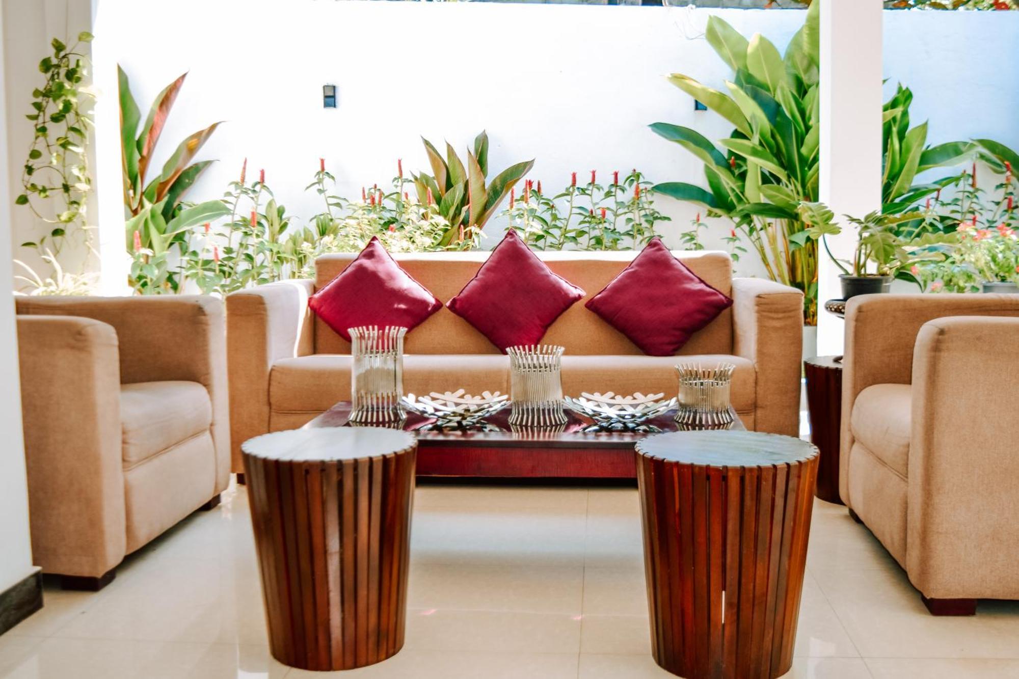 The Bamboo Tree Transit Hotel คาตุนายากา ภายนอก รูปภาพ
