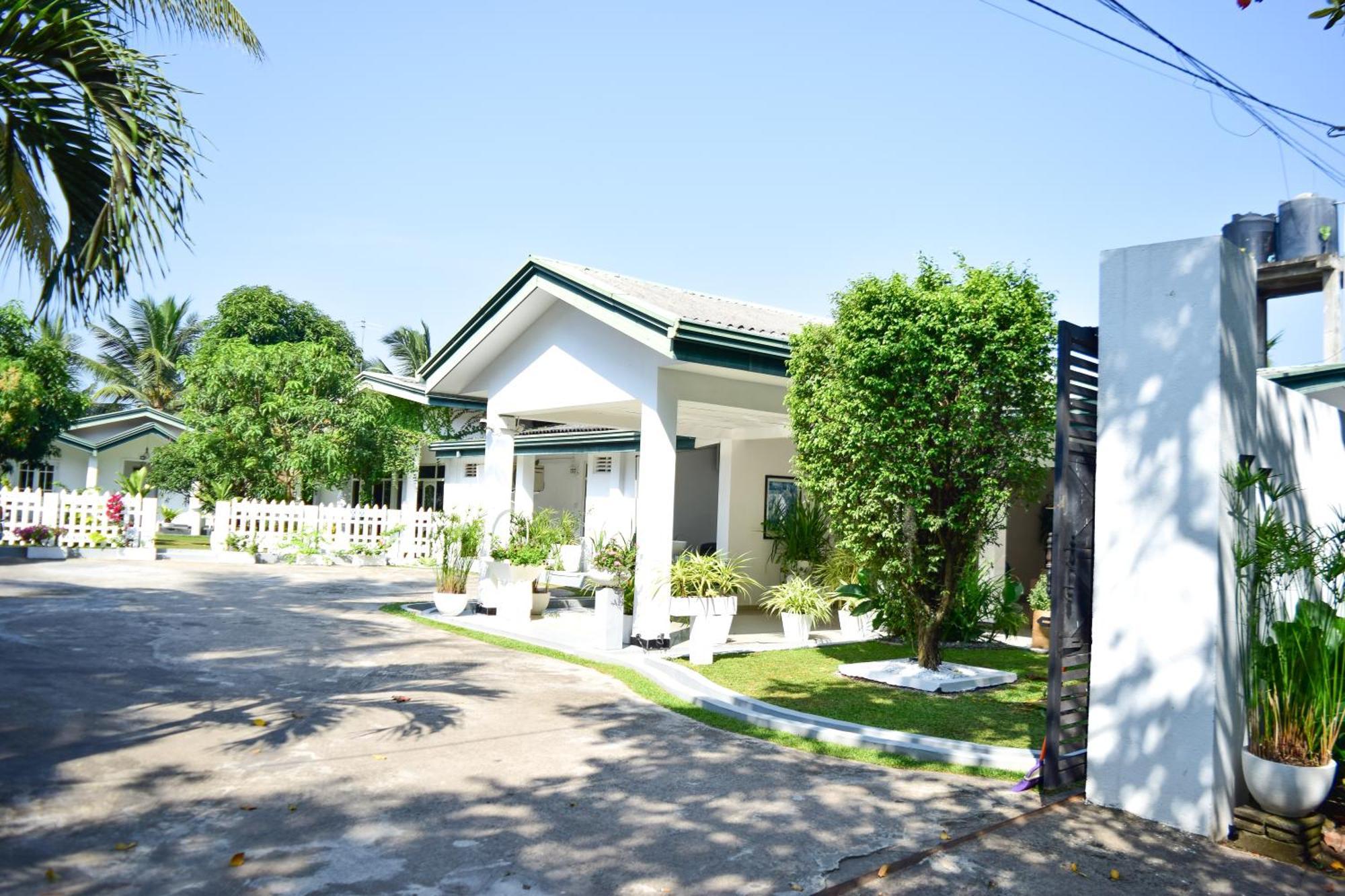 The Bamboo Tree Transit Hotel คาตุนายากา ภายนอก รูปภาพ